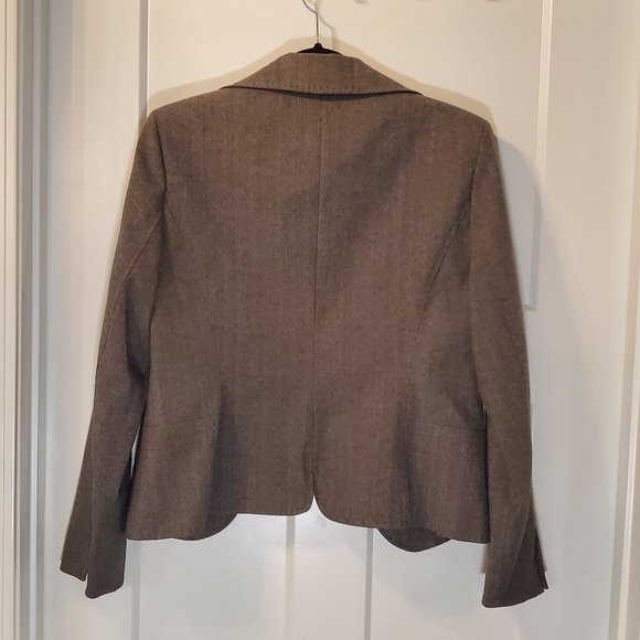 Signature by Larry Levine Women's 2 piece Pant Suit - Picture 5 of 8